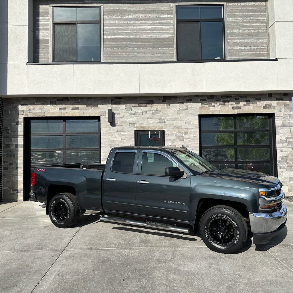 Used 2019 Chevrolet Silverado 1500 LT AWD/4WD image 1