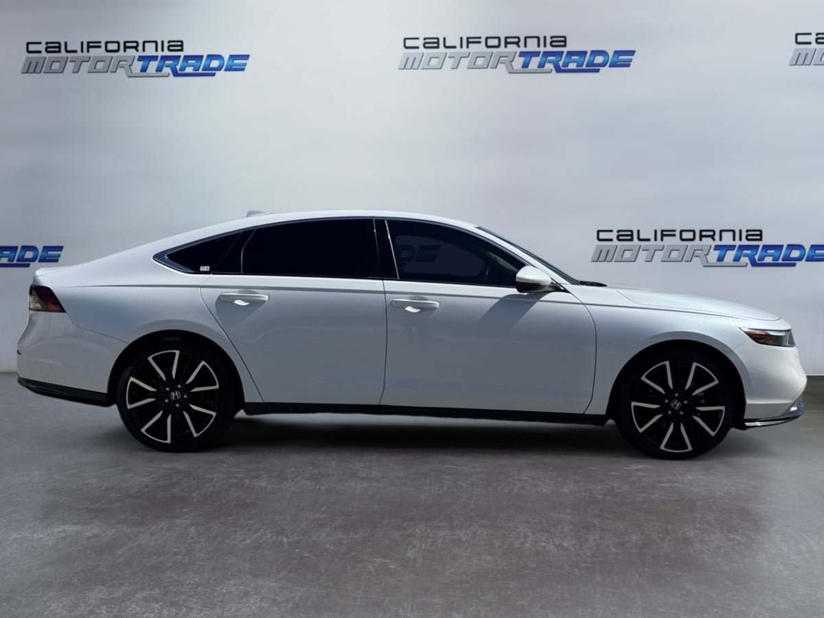 Used 2025 Honda Accord Touring image 4