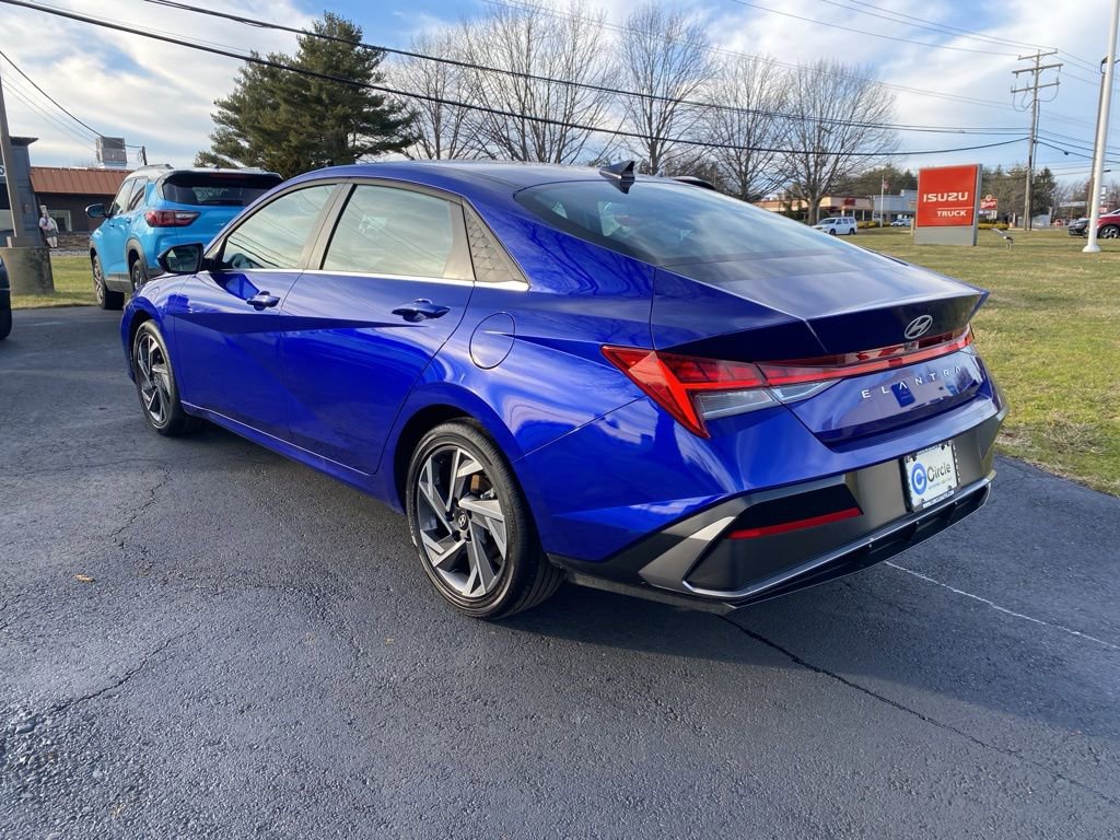 New 2025 Hyundai Elantra SEL w/ Cargo Package image 8