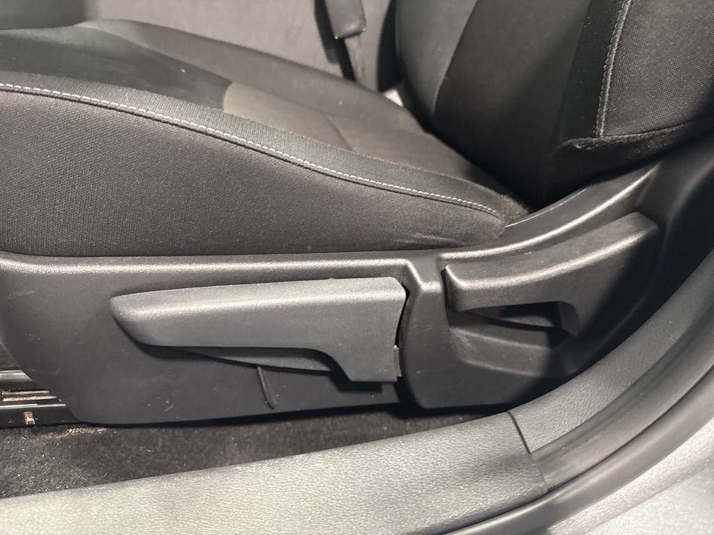 Used 2025 Nissan Sentra SV FWD image 24