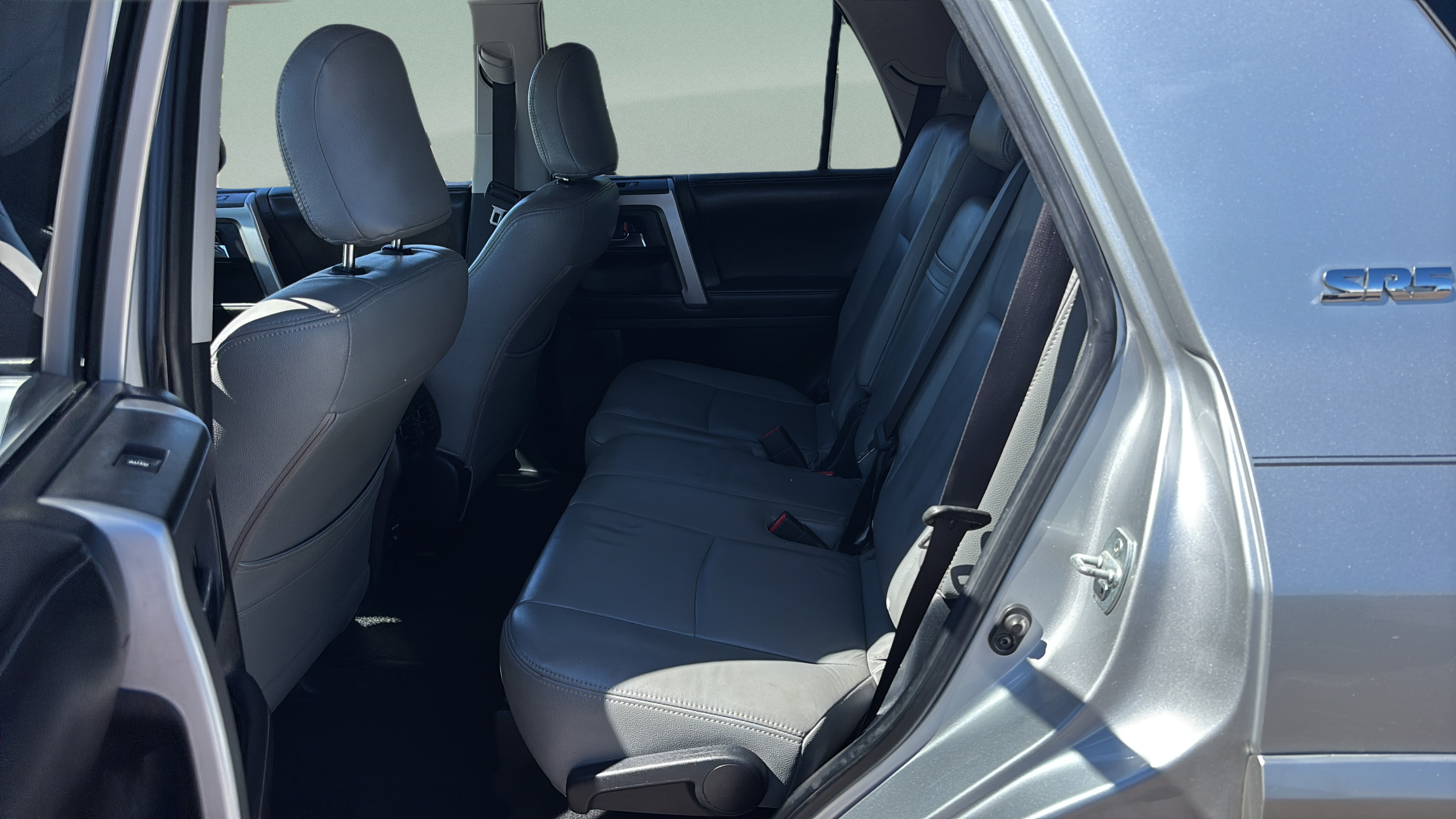 Used 2015 Toyota 4Runner SR5 RWD image 10