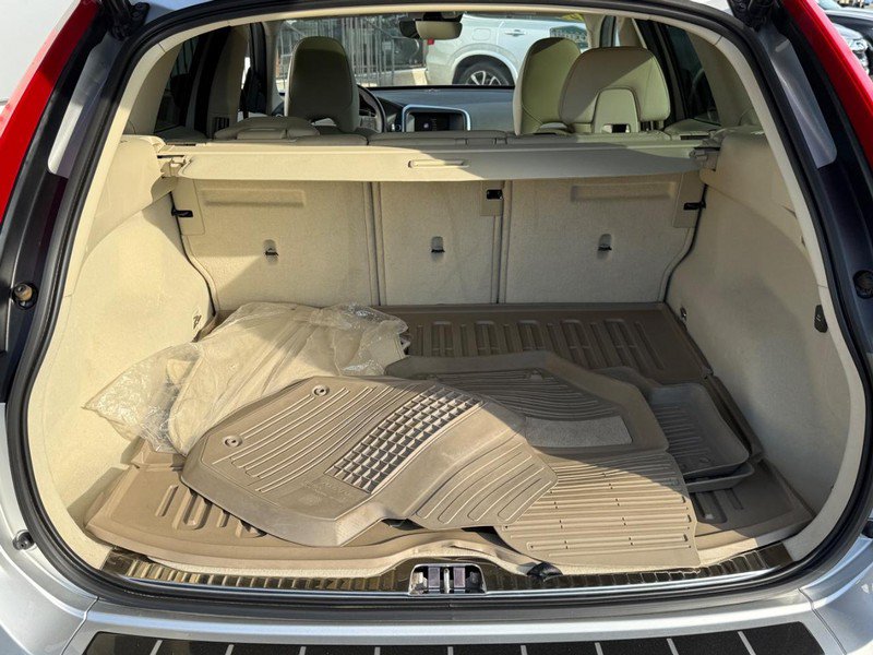 Used 2016 Volvo XC60 T5 Premier w/ Proximity Package FWD image 5