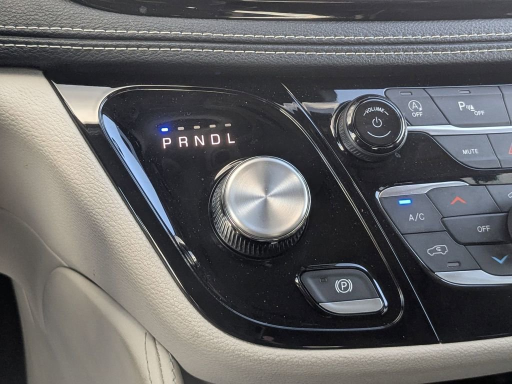 Used 2023 Chrysler Pacifica Limited image 25
