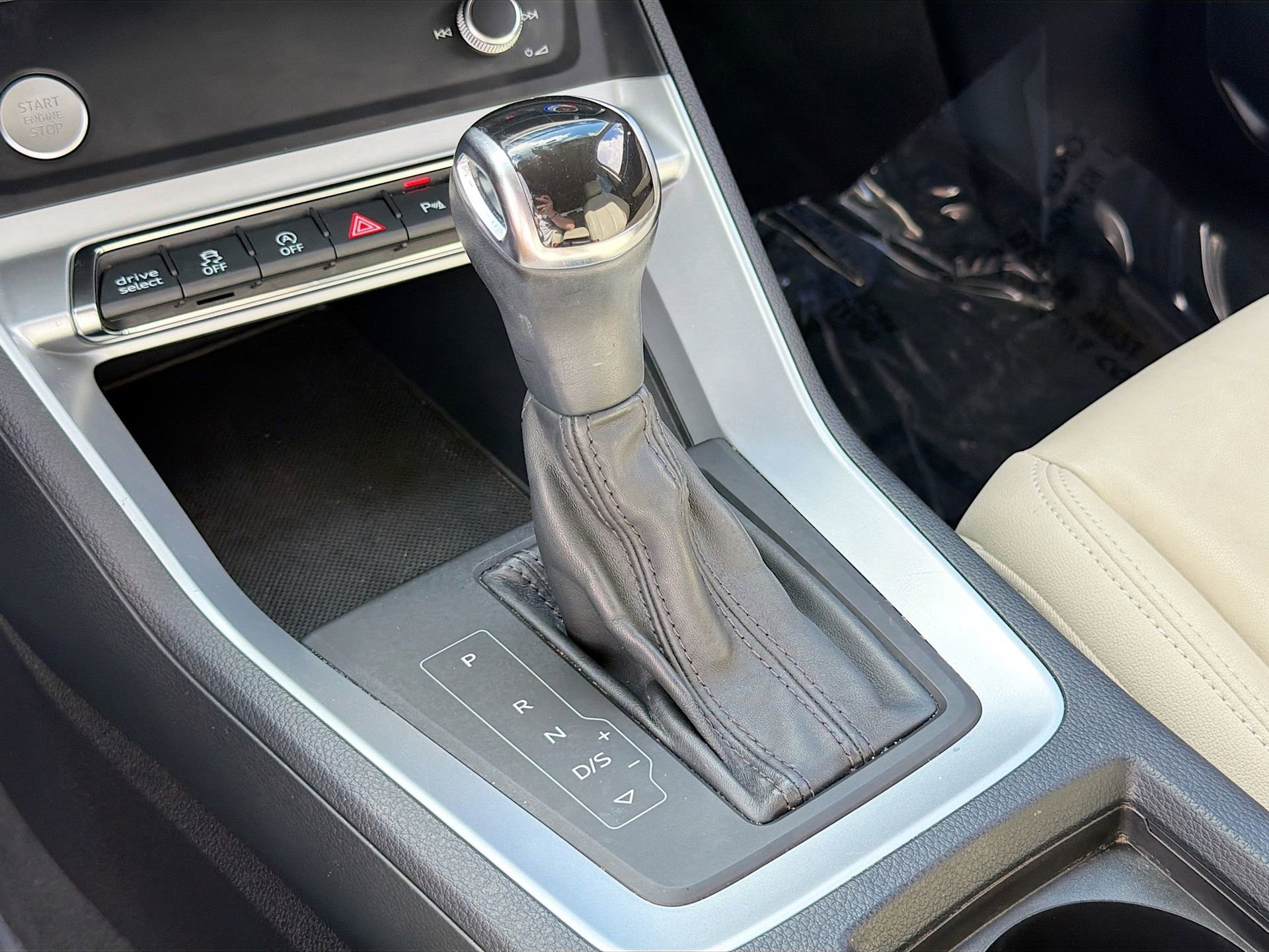 Used 2020 Audi Q3 2.0T Premium image 30