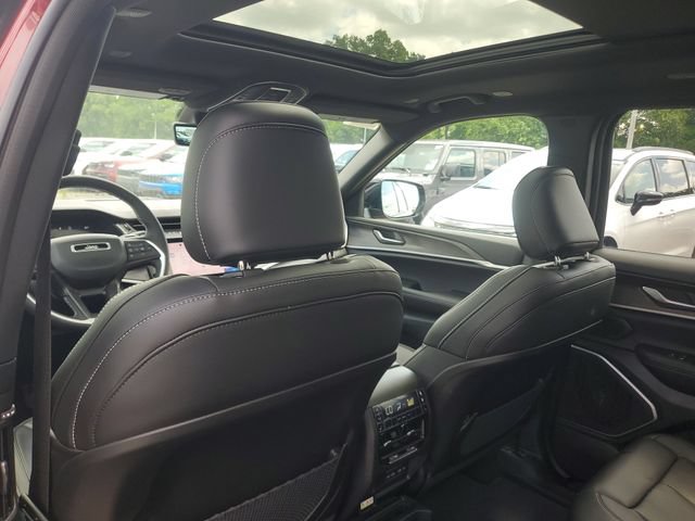 New 2026 Jeep Grand Cherokee L Limited w/ Luxury Tech Group II AWD/4WD image 12