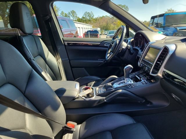 Used 2016 Porsche Cayenne image 34