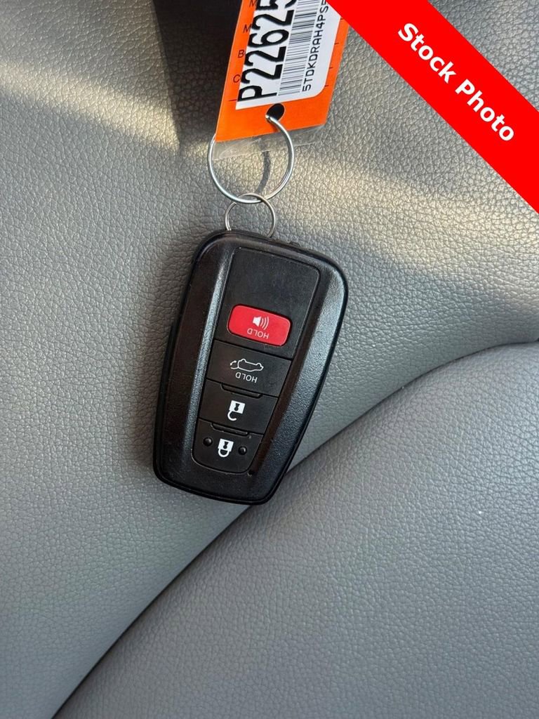 Used 2023 Toyota Highlander XLE image 27