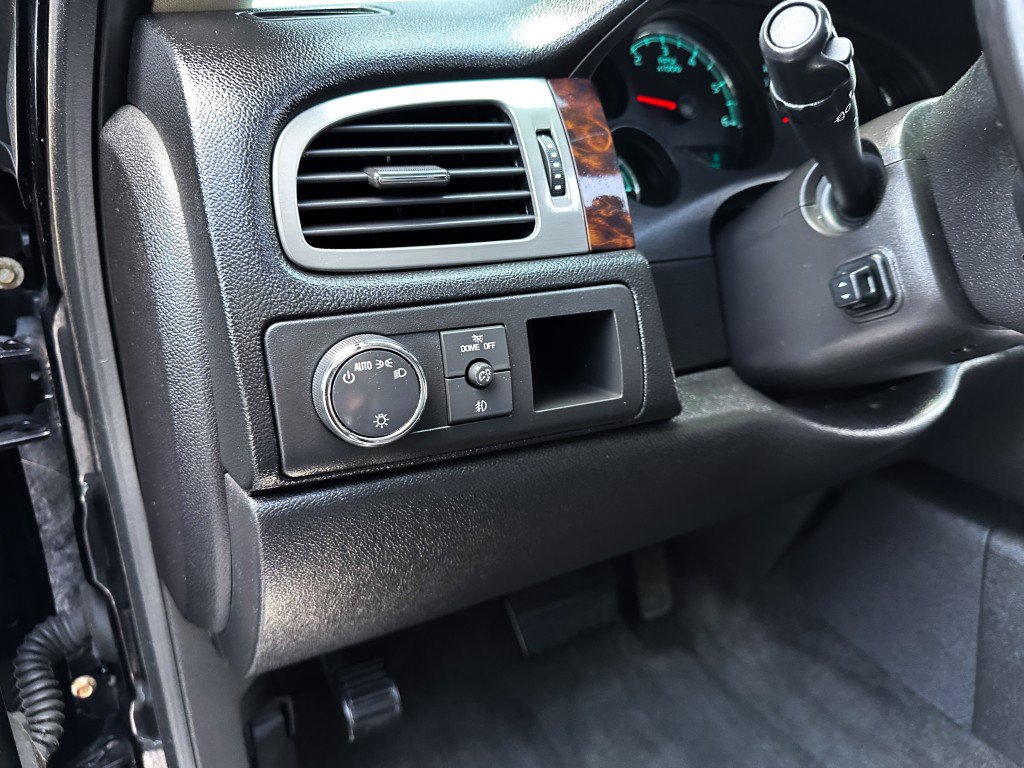 Used 2013 GMC Yukon XL Denali AWD/4WD image 21