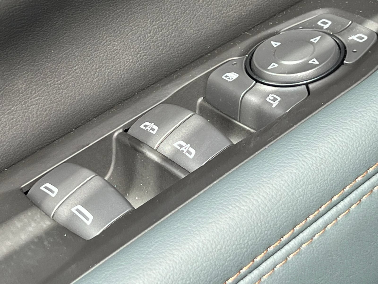 New 2026 GMC Yukon AT4 w/ AT4 Premium Plus Package AWD/4WD image 18