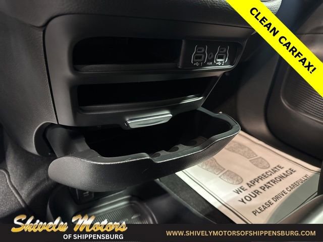 Used 2024 Chrysler Pacifica Touring image 19
