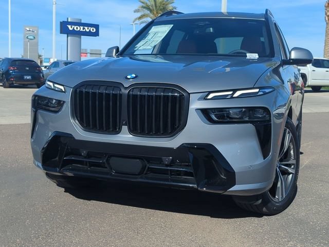Used 2026 BMW X7 xDrive40i w/ M Sport Package AWD/4WD image 3