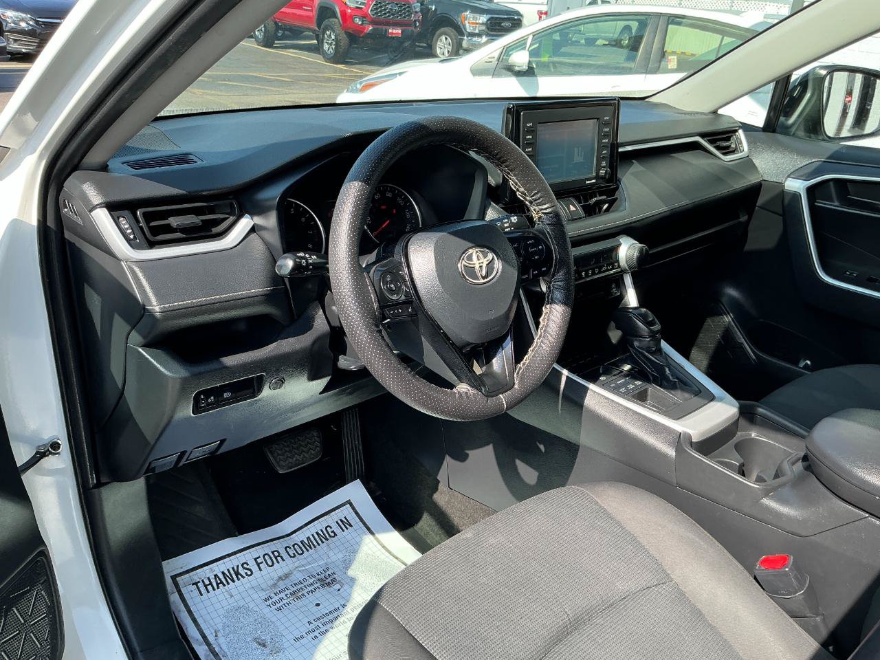 Used 2021 Toyota RAV4 LE AWD/4WD image 9
