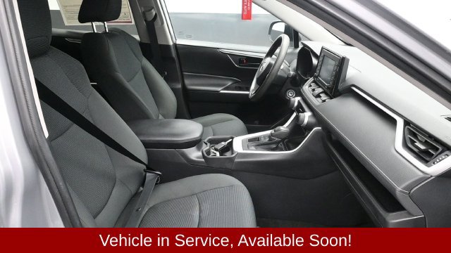 Used 2021 Toyota RAV4 LE AWD/4WD image 11