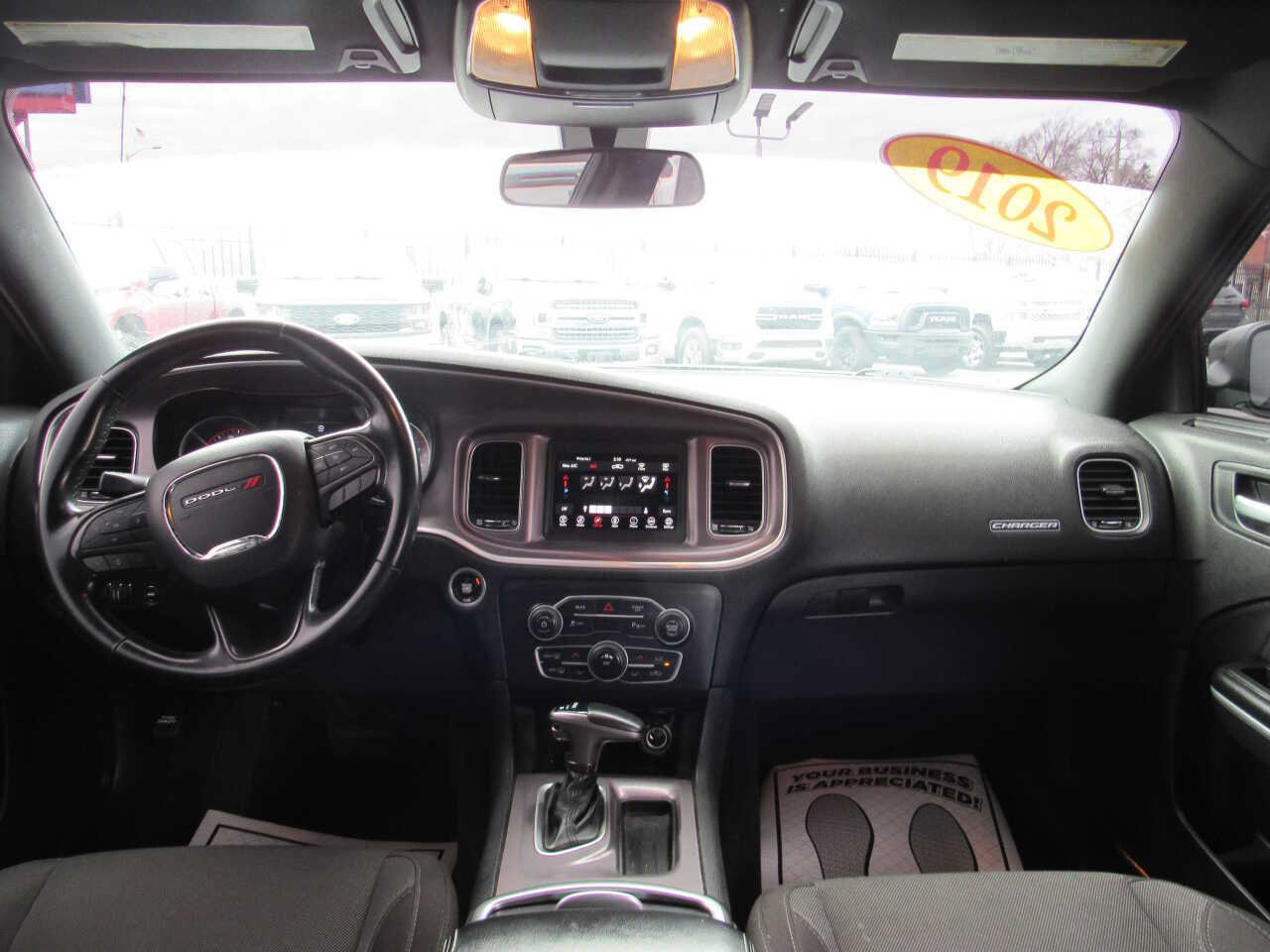 Used 2019 Dodge Charger SXT RWD image 21