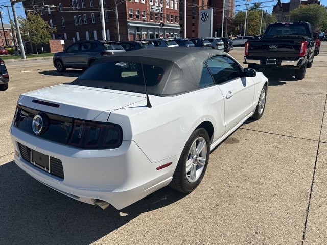 Used 2014 Ford Mustang Convertible image 5
