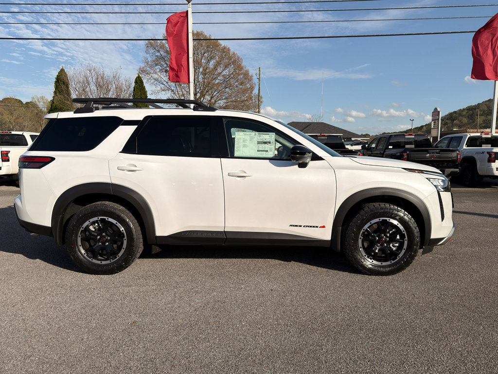 New 2026 Nissan Pathfinder SV image 2