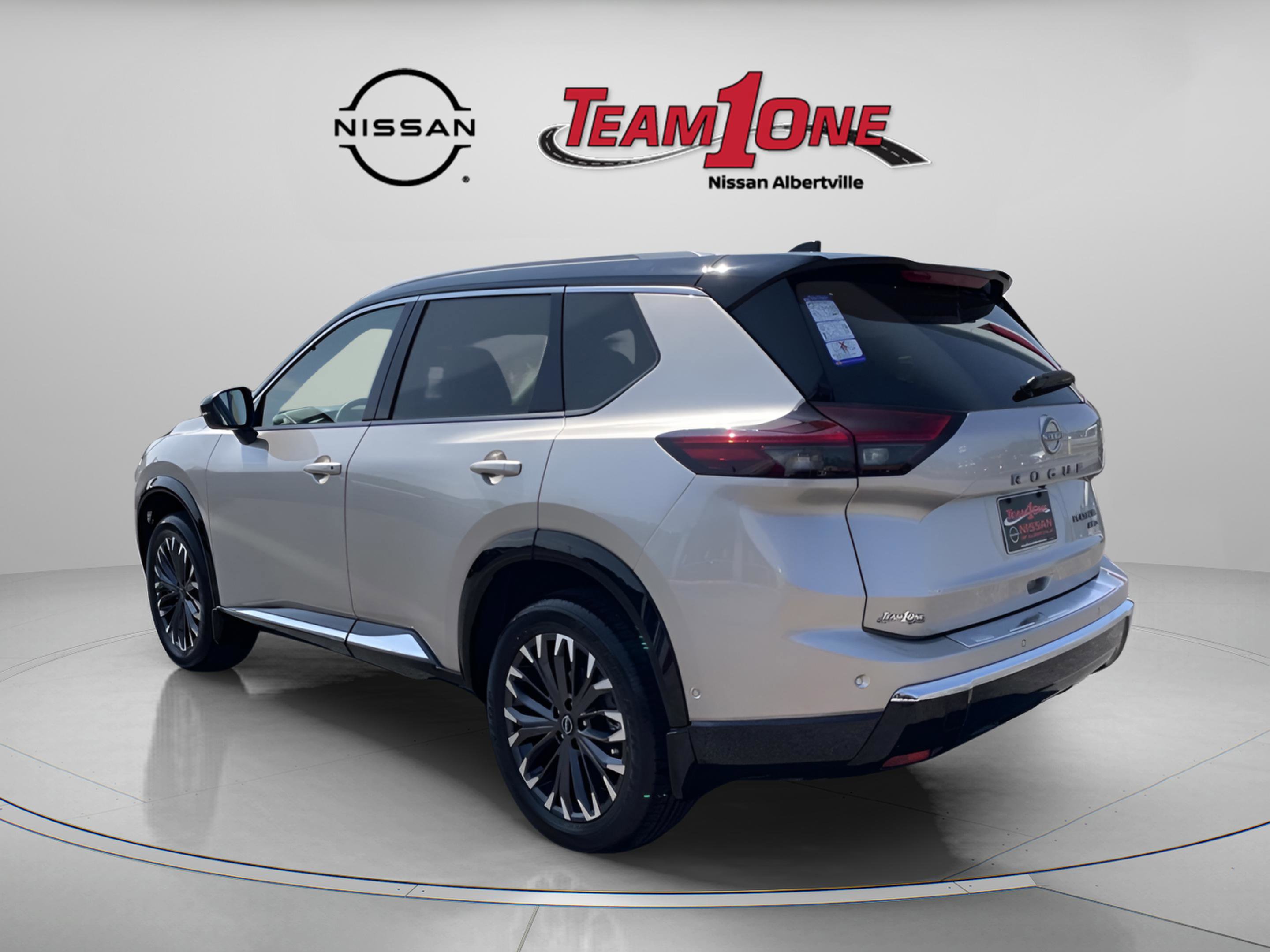 New 2026 Nissan Rogue Platinum image 5