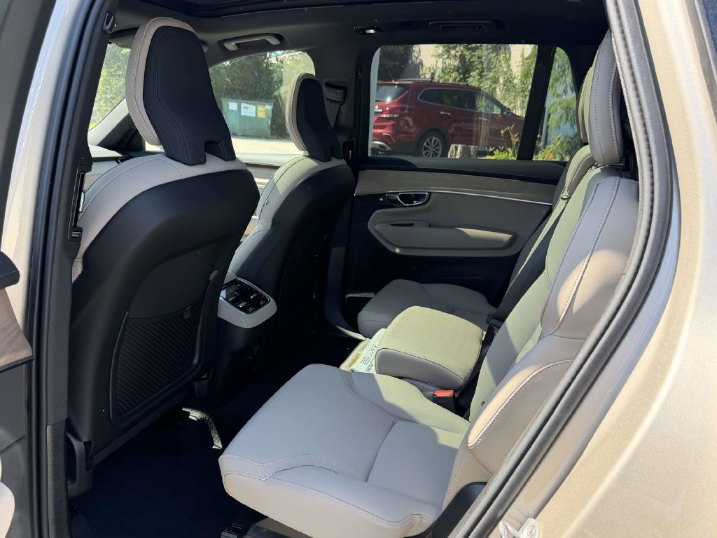 New 2026 Volvo XC90 B6 Plus w/ Protection Package AWD/4WD image 14