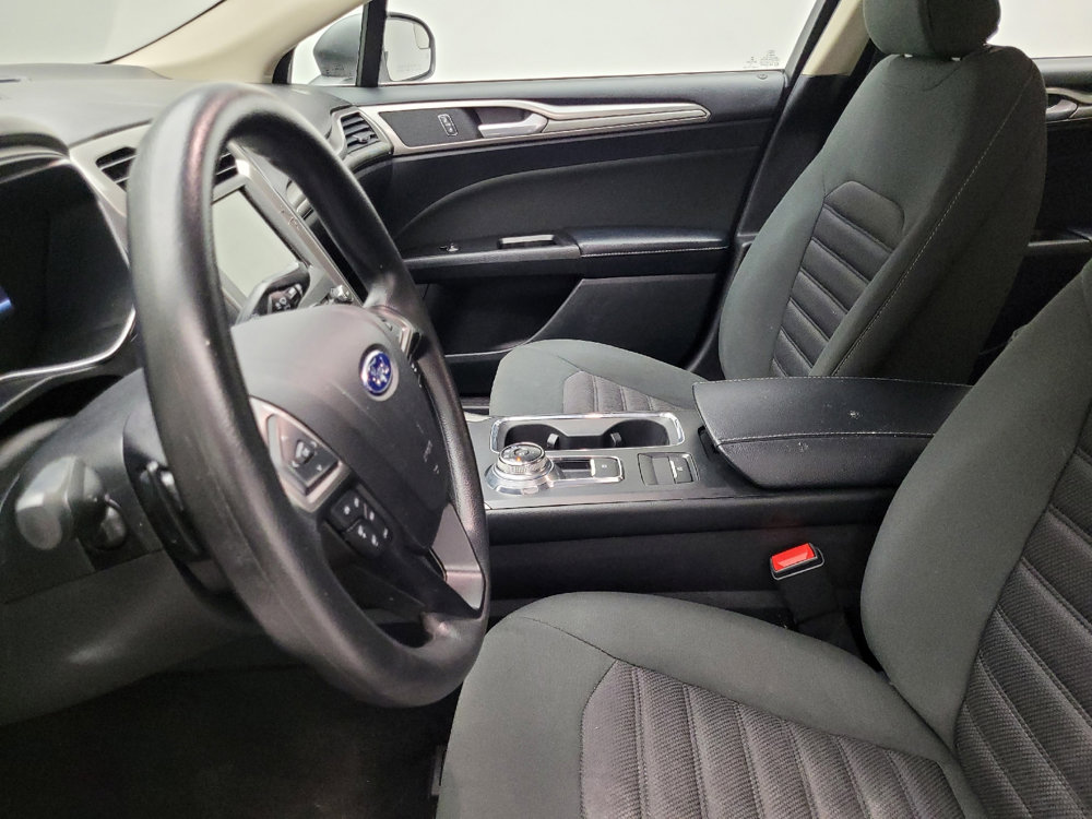 Used 2017 Ford Fusion SE w/ Fusion SE Technology Package FWD image 17