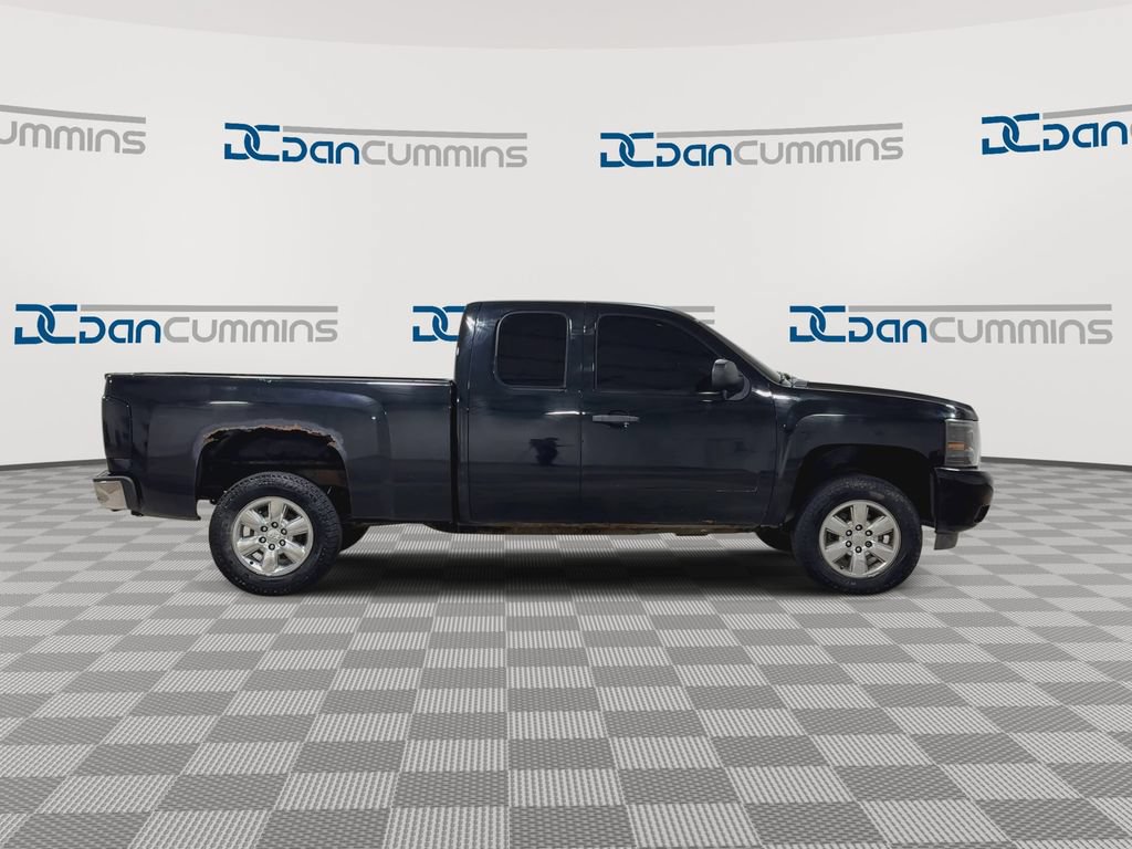 Used 2011 Chevrolet Silverado 1500 LT w/ All-Star Edition AWD/4WD image 9