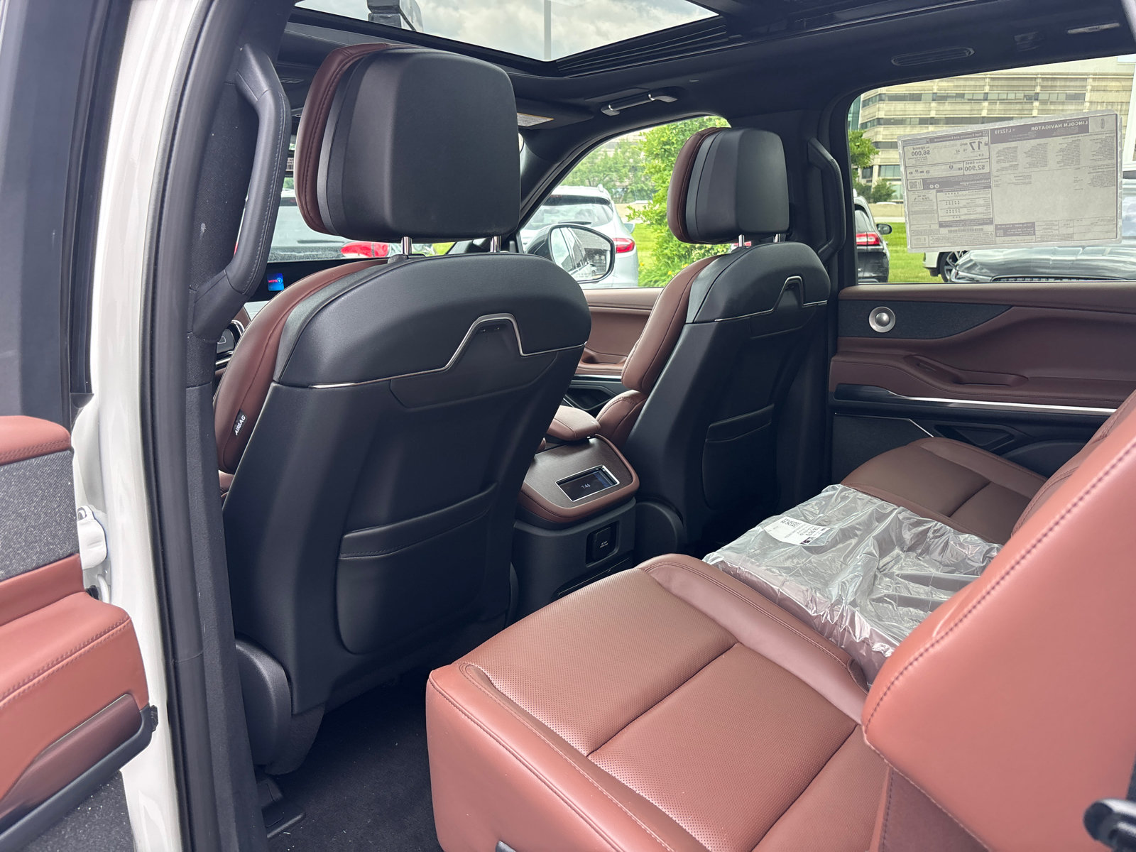 New 2026 Lincoln Navigator L Reserve AWD/4WD image 27