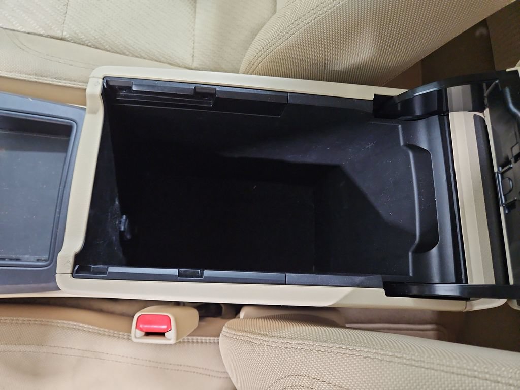 Used 2016 Toyota Camry LE FWD image 25