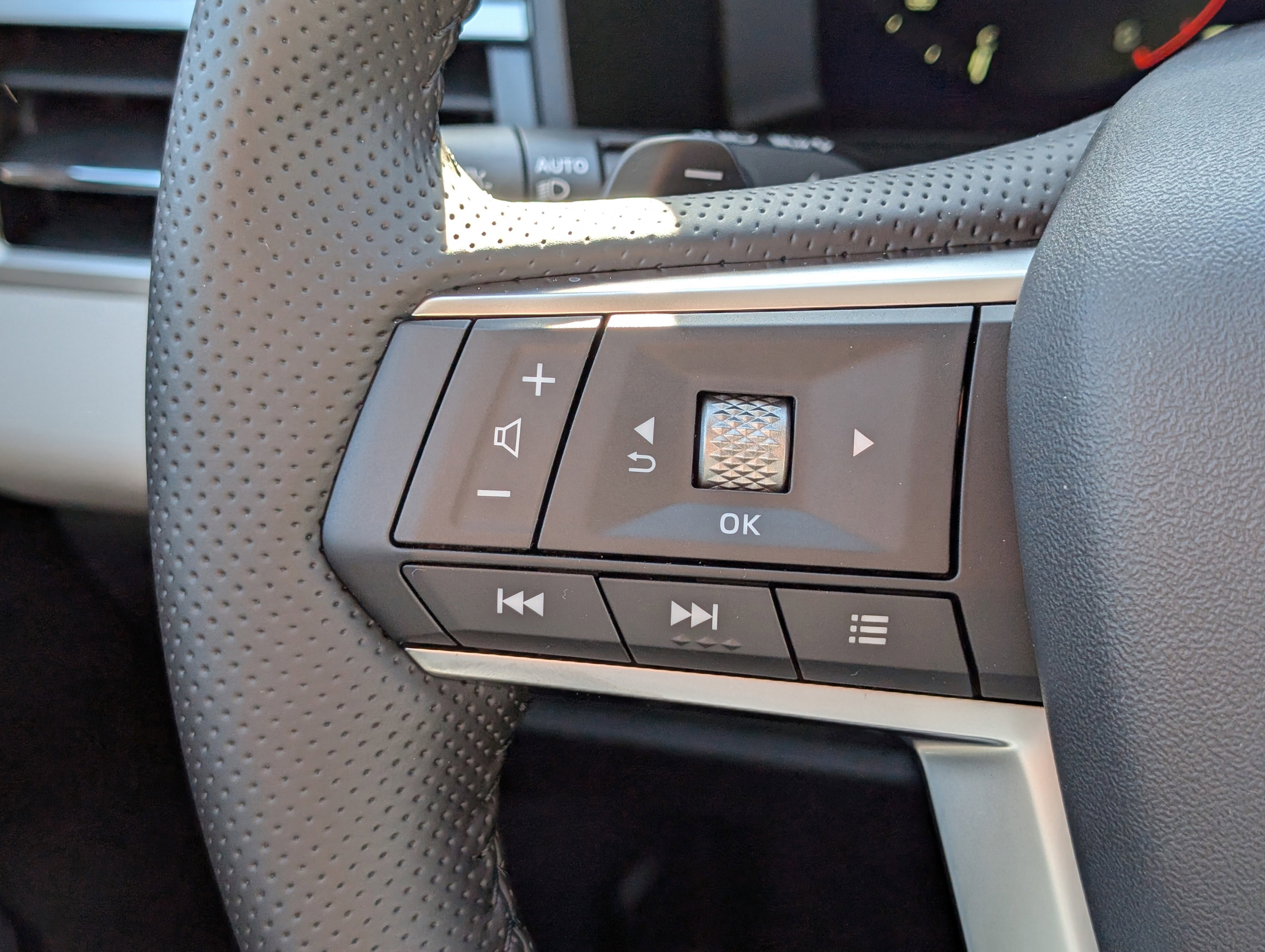 New 2025 Mitsubishi Outlander SE image 23