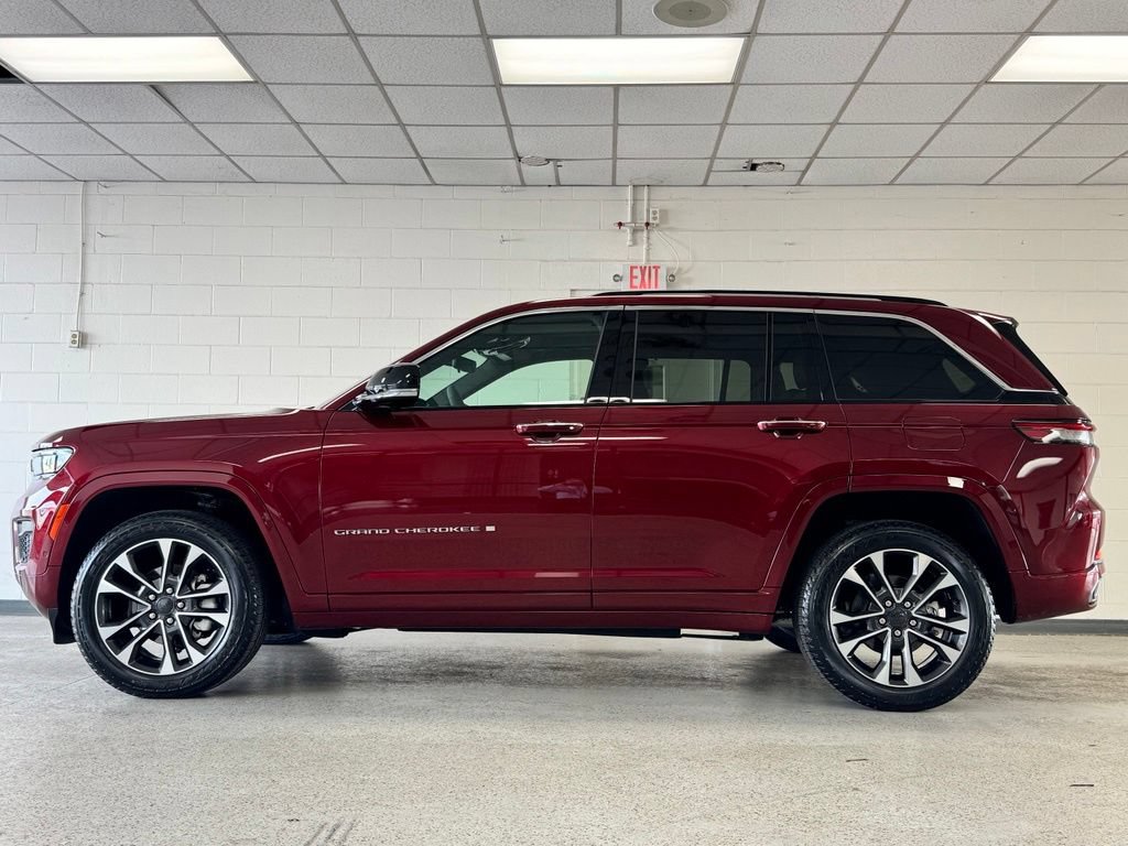 Certified 2023 Jeep Grand Cherokee Overland w/ Luxury Tech Group IV AWD/4WD image 5
