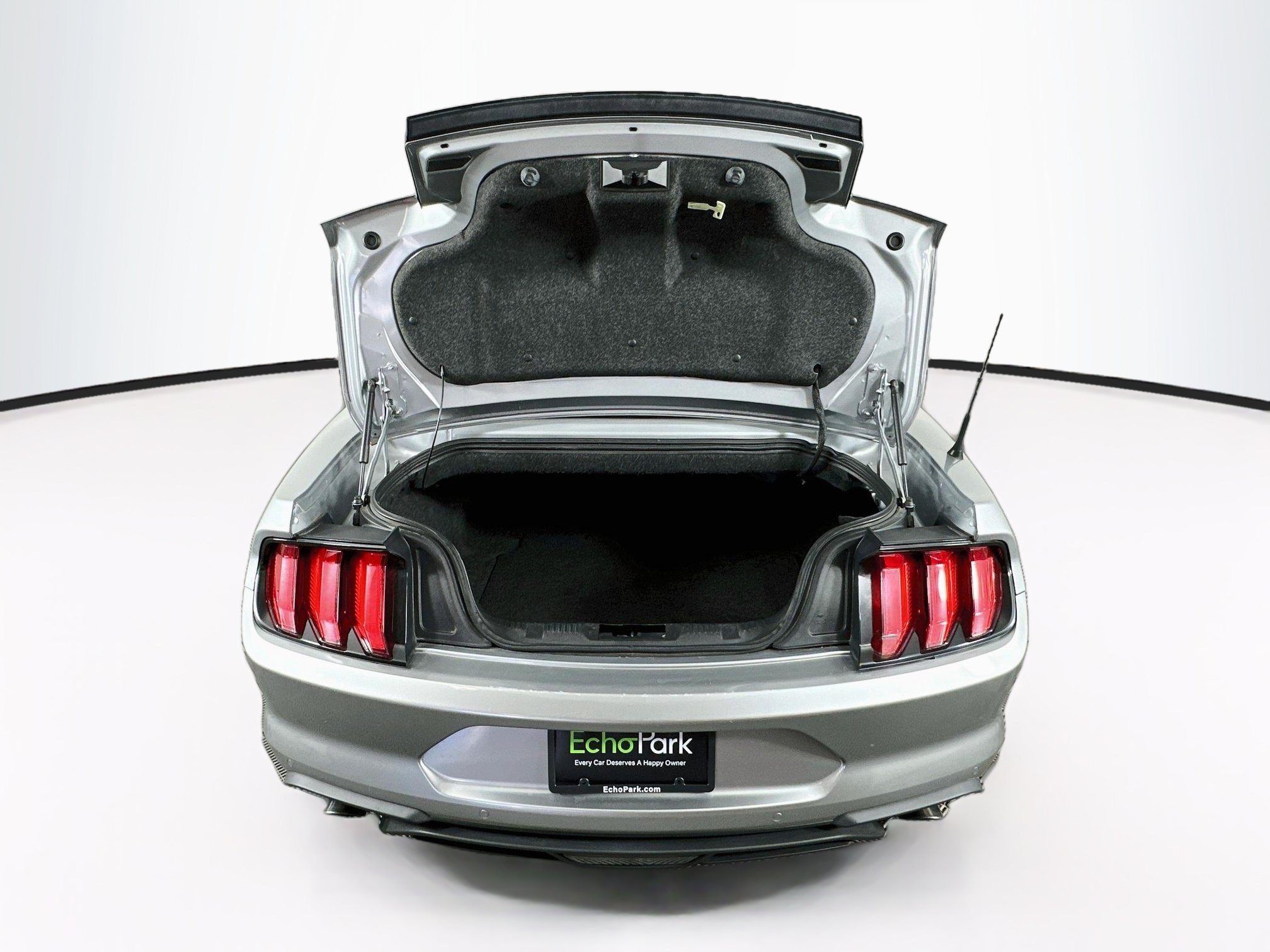 Used 2022 Ford Mustang Premium RWD image 26