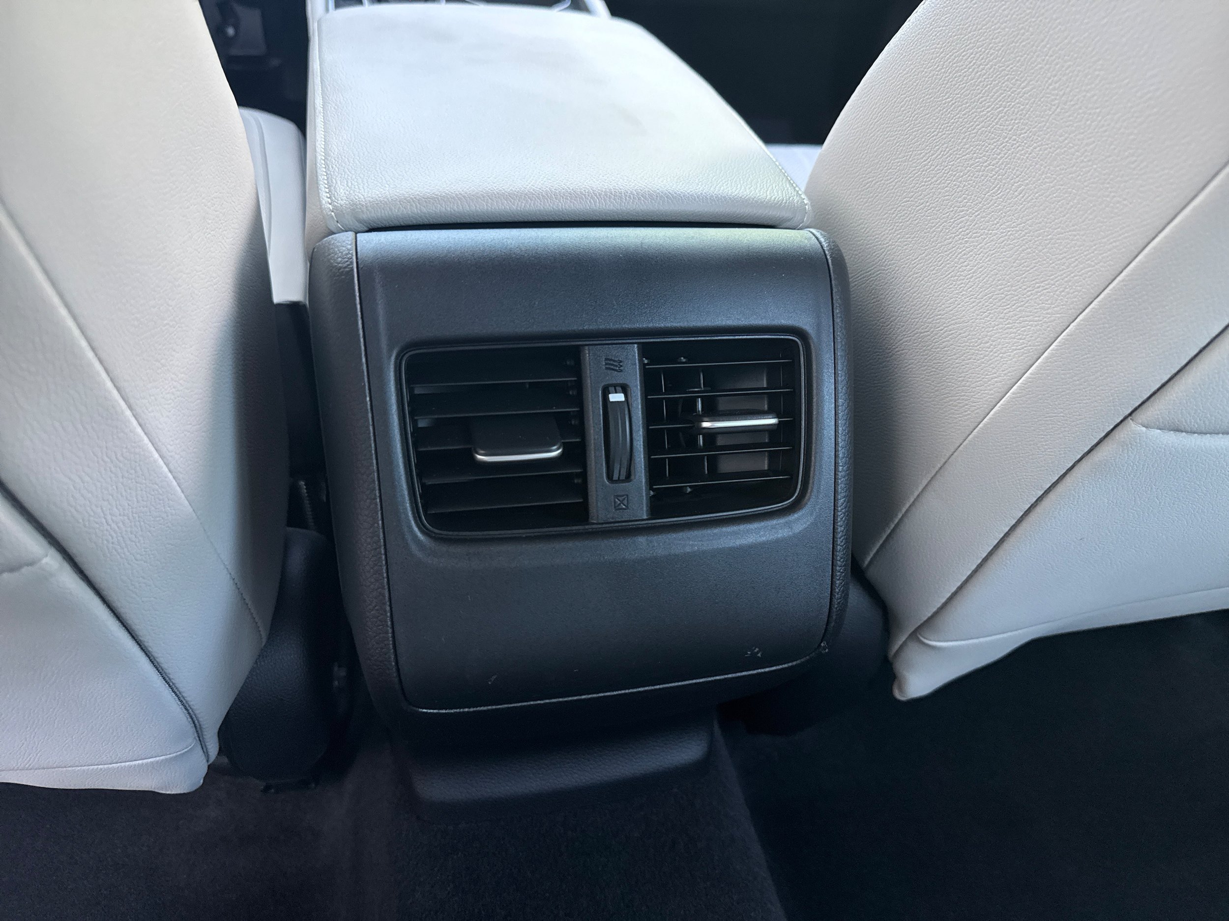 Used 2018 Honda Accord Touring image 16