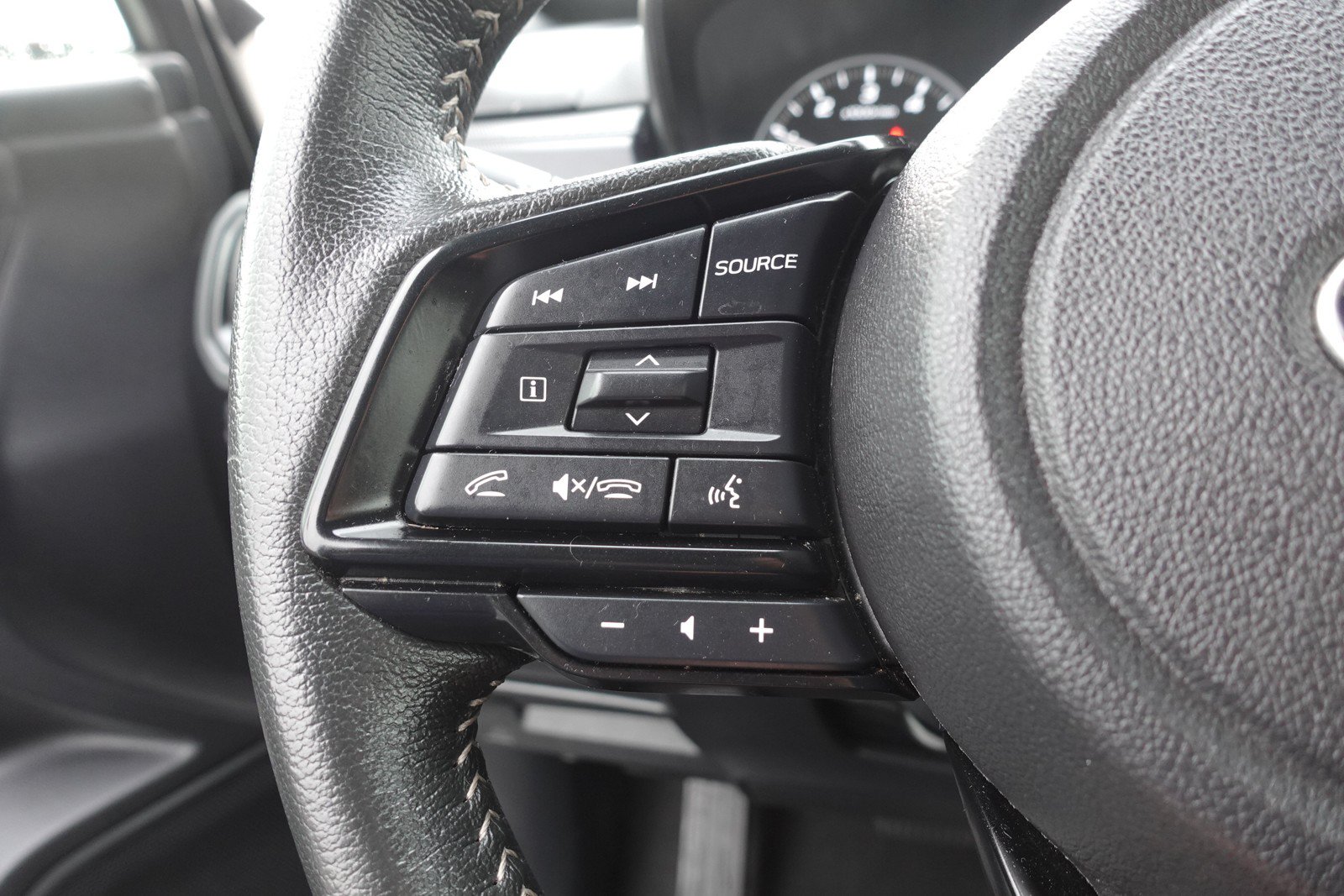Certified 2025 Subaru Forester Premium AWD/4WD image 16