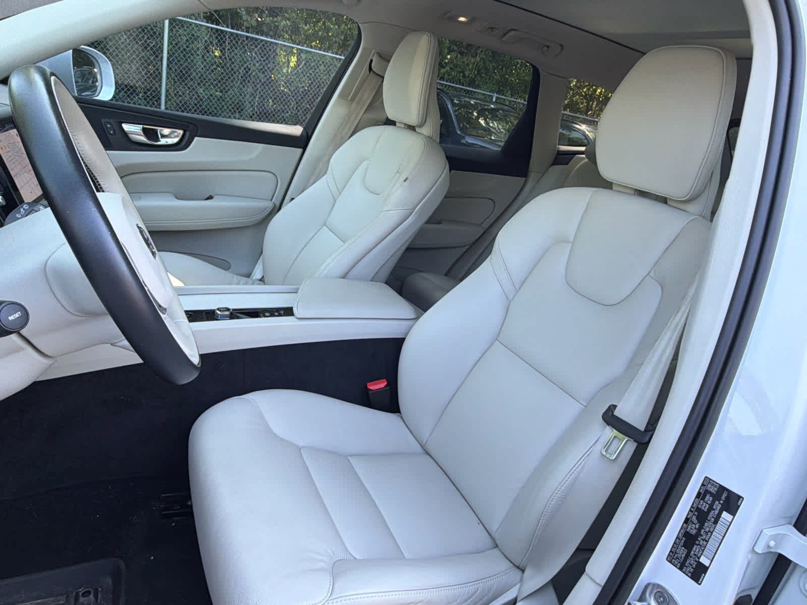 Used 2023 Volvo XC60 B5 Core w/ Climate Package image 27