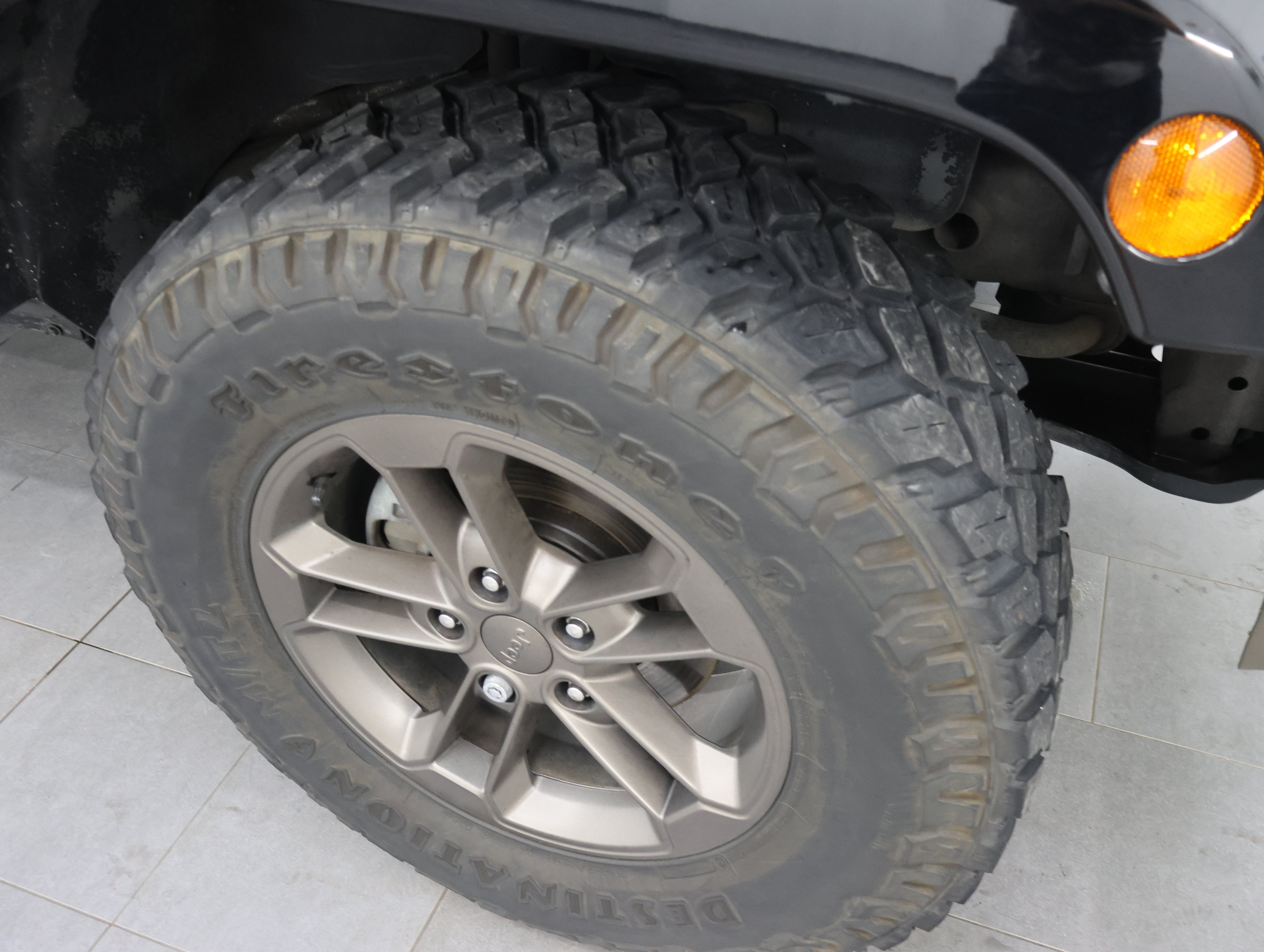 Used 2016 Jeep Wrangler Unlimited Sahara AWD/4WD image 3