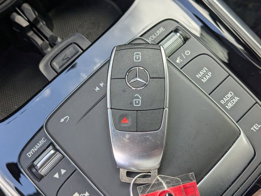 Certified 2022 Mercedes-Benz GLB 250 image 25