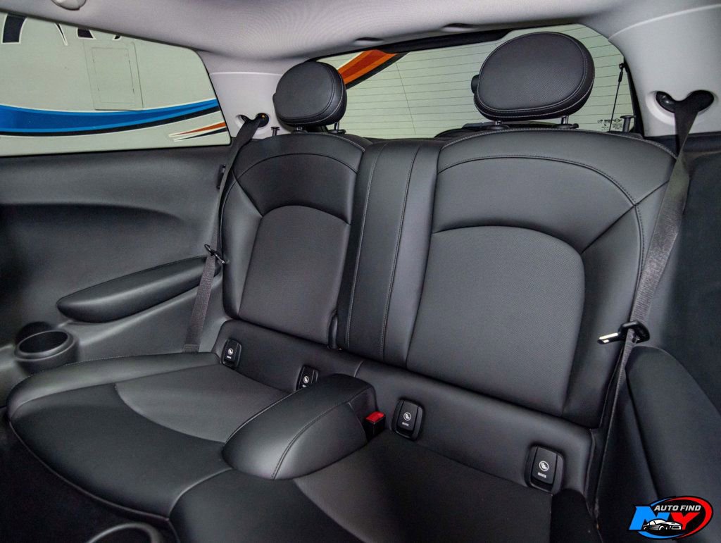 Used 2014 MINI Cooper 2-Door Hardtop image 16