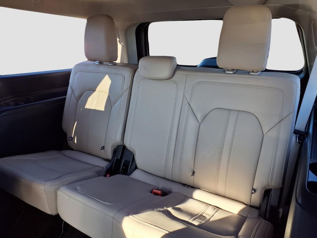 Used 2024 Ford Expedition Max Limited image 33