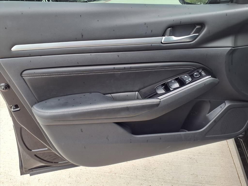 Used 2022 Nissan Altima 2.5 SL FWD image 13