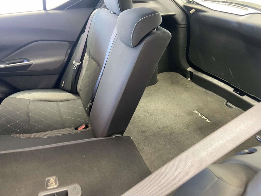 Used 2020 Nissan Kicks S image 14