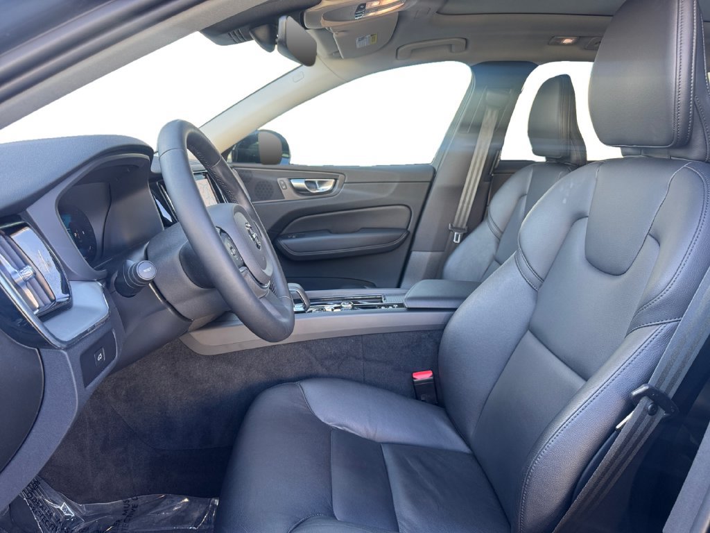 Certified 2024 Volvo XC60 B5 Core w/ Protection Package Premier AWD/4WD image 10