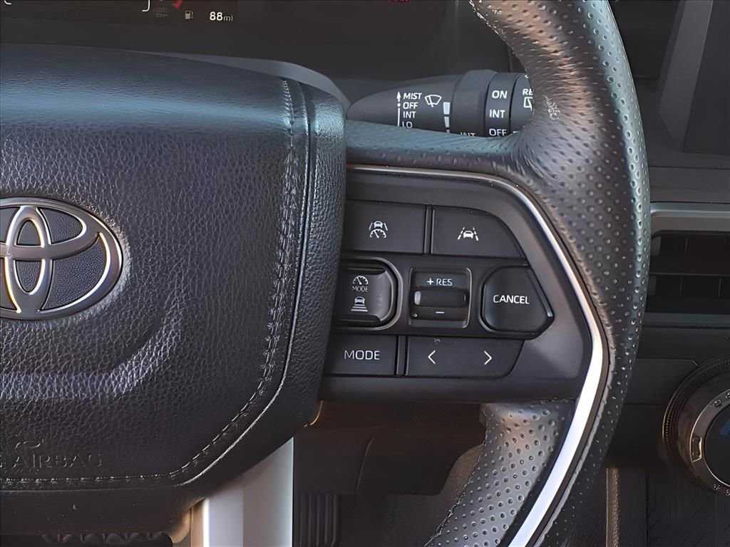 Used 2025 Toyota 4Runner SR5 image 6