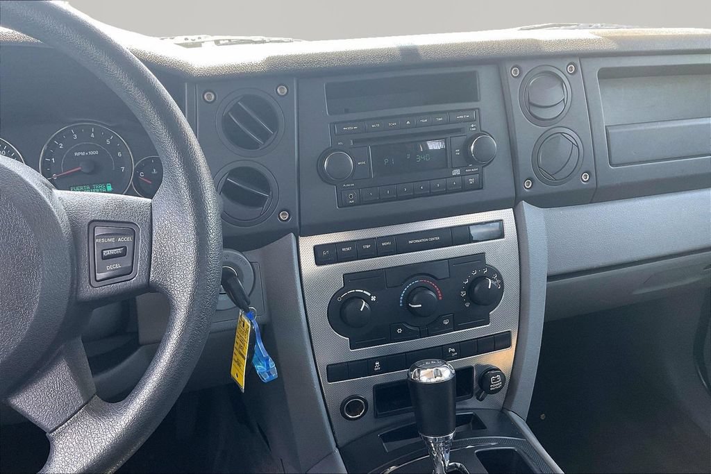 Used 2006 Jeep Commander 4WD image 10