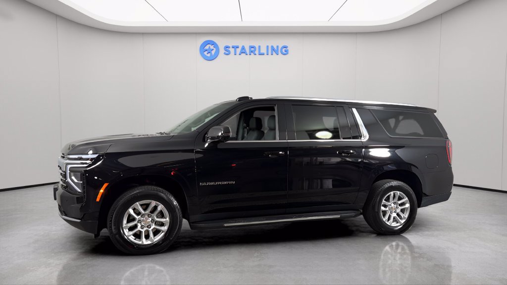 Used 2026 Chevrolet Suburban LT w/ Comfort Package AWD/4WD image 3