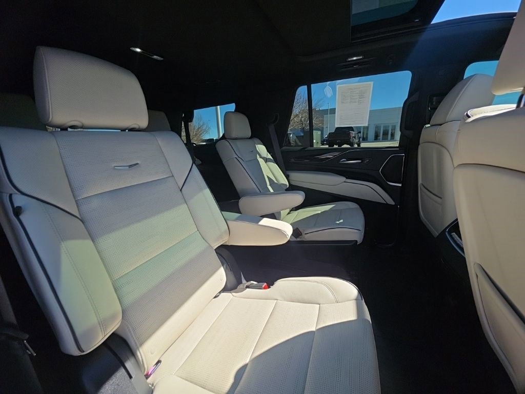 Certified 2024 Cadillac Escalade Sport w/ Heavy-Duty Trailer Package image 26