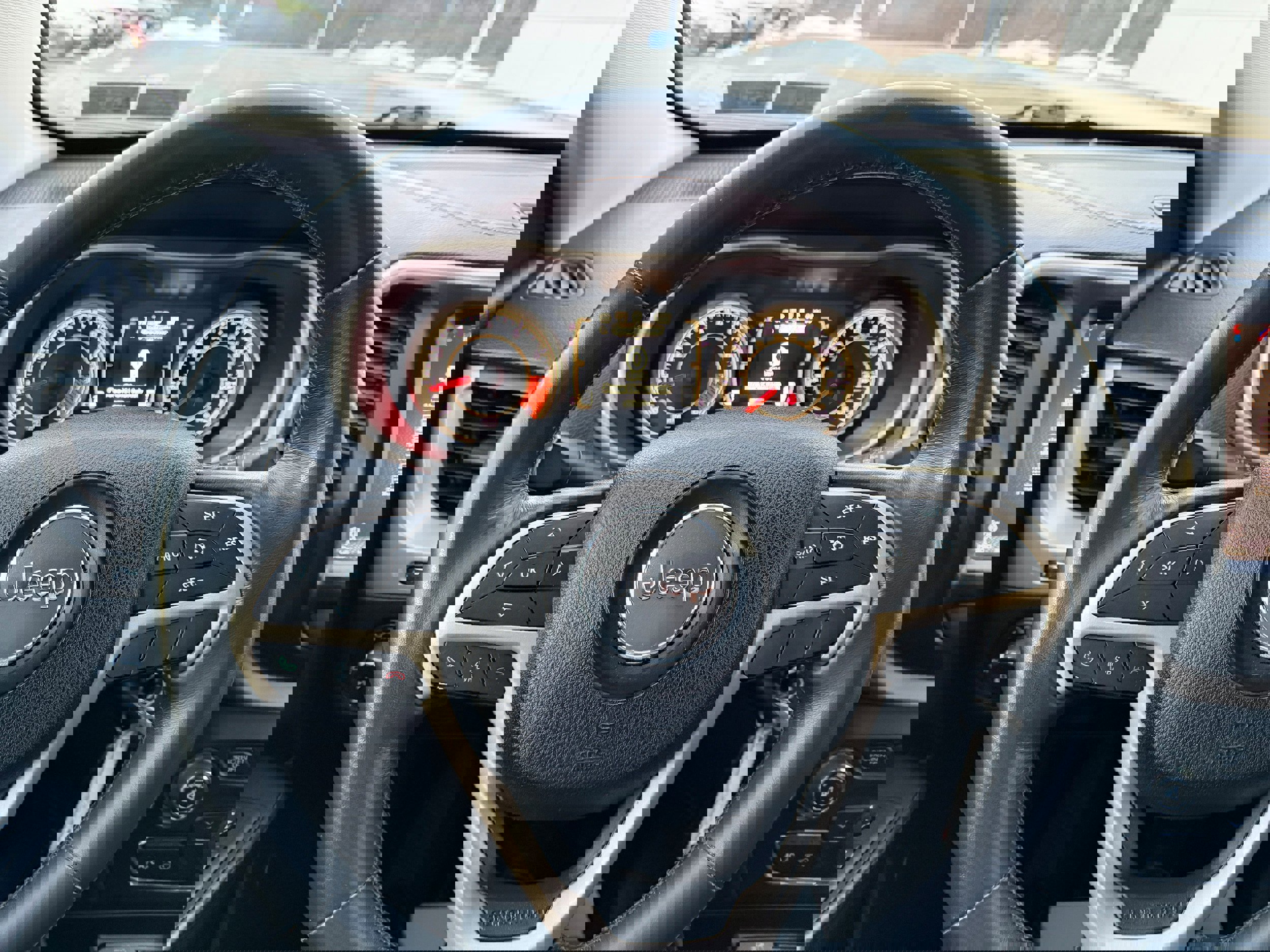 Used 2015 Jeep Cherokee Latitude w/ Cold Weather Group image 18