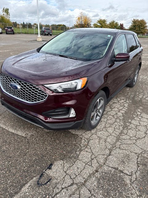 Used 2024 Ford Edge SEL w/ Convenience Package AWD/4WD image 2