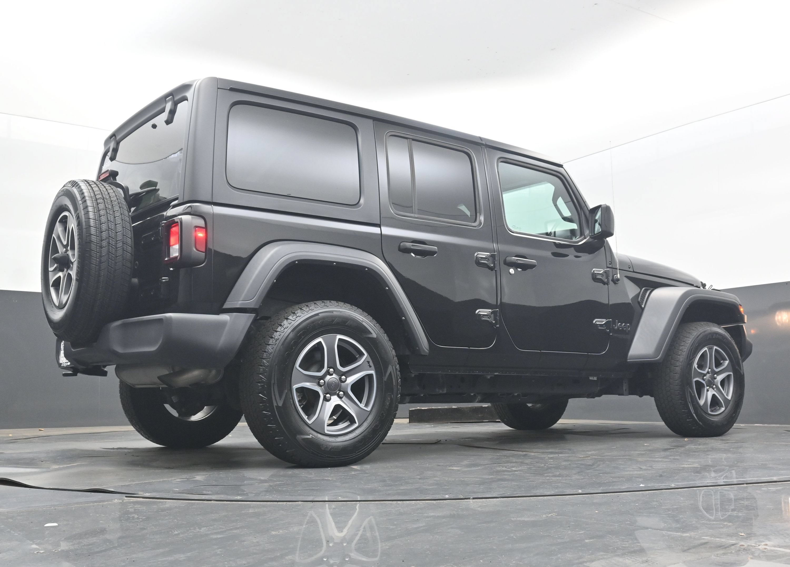 Used 2022 Jeep Wrangler Unlimited Sport AWD/4WD image 29