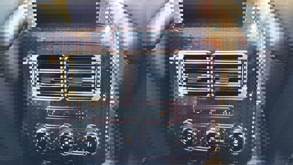 Used 2015 Land Rover Range Rover Supercharged image 36