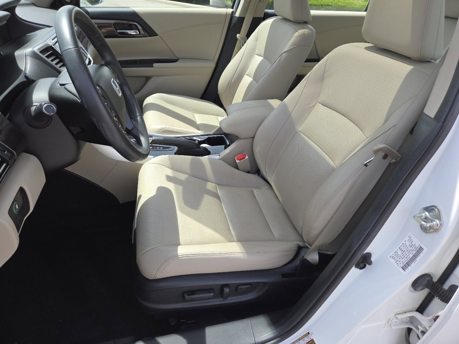 Used 2016 Honda Accord EX-L image 22