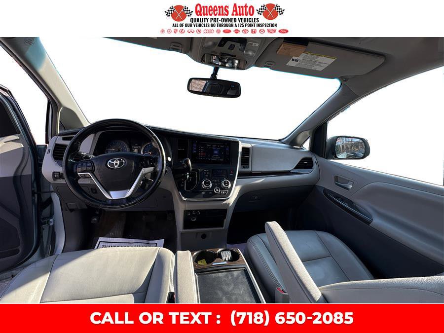 Used 2017 Toyota Sienna XLE image 36