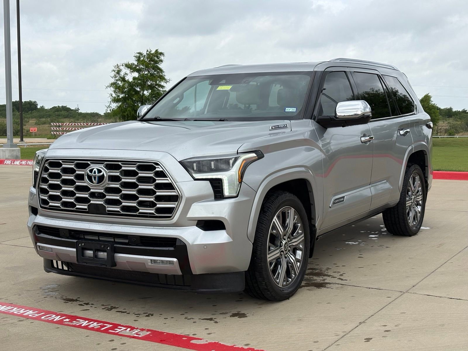 Used 2023 Toyota Sequoia Capstone AWD/4WD image 3
